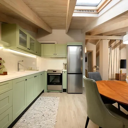 Evi's Loft بيت ضيافة